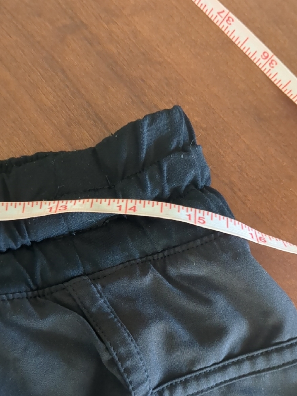 Lulu Running Shorts With Zip Pocket And Inner Liner - Picture 4 of 7